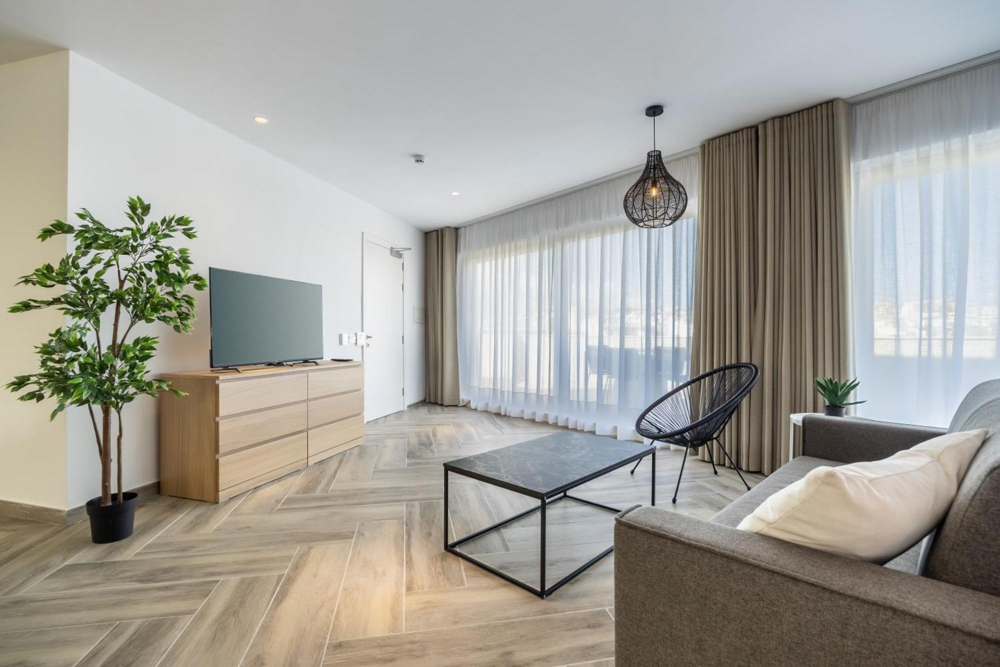 The Cube - Designer Finished Studio Penthouse By Sf Homes Gzira Exterior photo